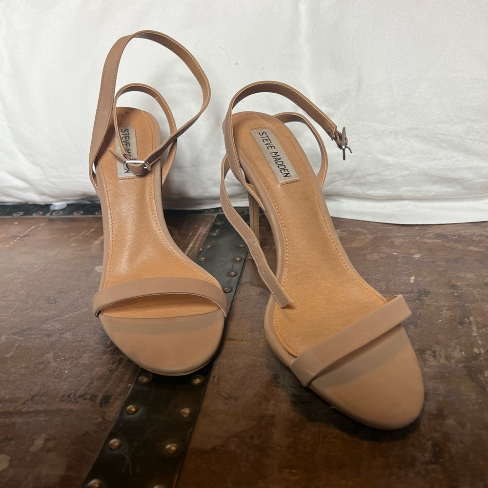 Steve Madden - Nude Heels